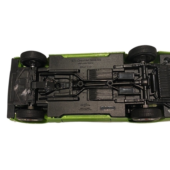 Maisto 1970 Chevrolet Nova SS Diecast Vehicle Lime Green - Picture 9 of 16